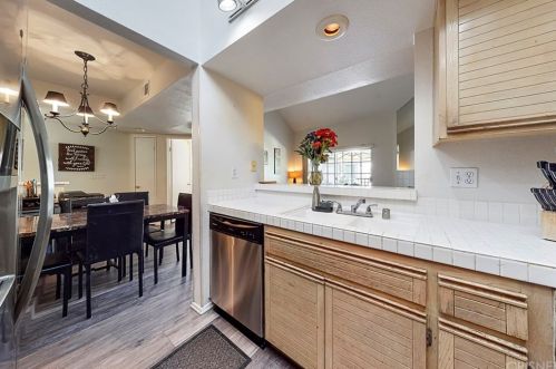 24105 Del Monte Dr, Santa Clarita, CA 91355-3868