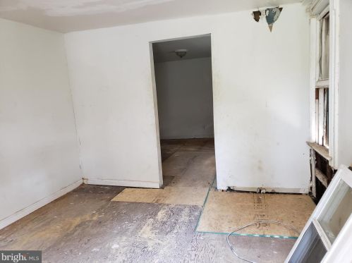 474 Deptford Ave, West Deptford NJ  08093-2108 exterior