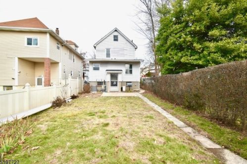 23 Grv St, Ridgefield Park NJ  07660-1442 exterior