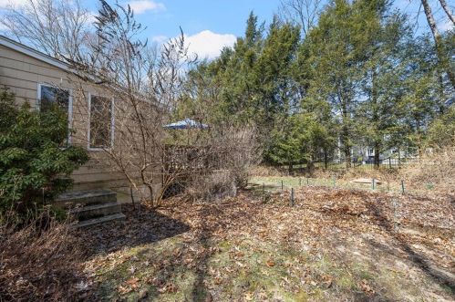 32 Rolling Acres Dr, Cumberland RI  02864-2614 exterior