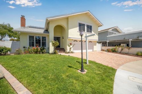 8017 Rosina St, Long Beach, CA 90808-3254