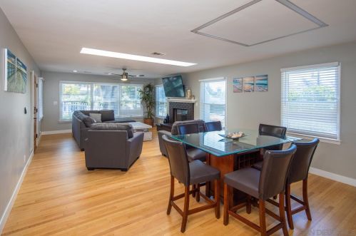 4134 Narragansett Ave, San Diego CA 92107-2619 exterior