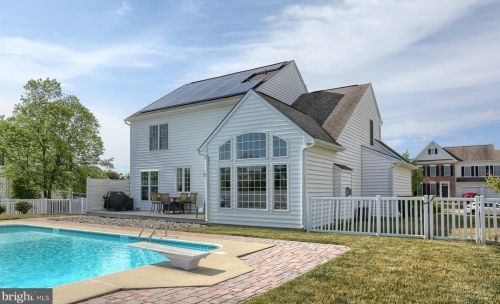 7207 Royal Oak Dr, Harrisburg PA 17112-8837 exterior