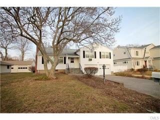 66 Denise Ter, Fairfield, CT 06824-3406