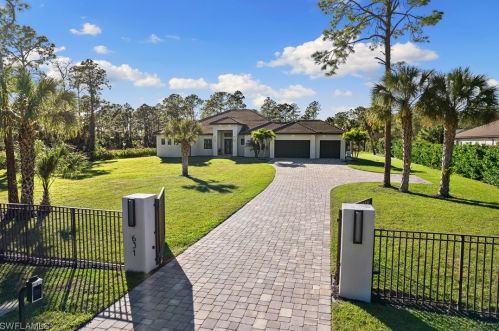 631 25th St, Naples FL  34120-1843 exterior