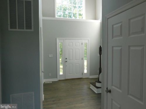 1285 Boggs Ln, Mathias, WV 26812-8396