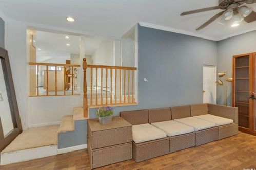 1147 Bellmore Rd, North Bellmore NY  11710-3701 exterior