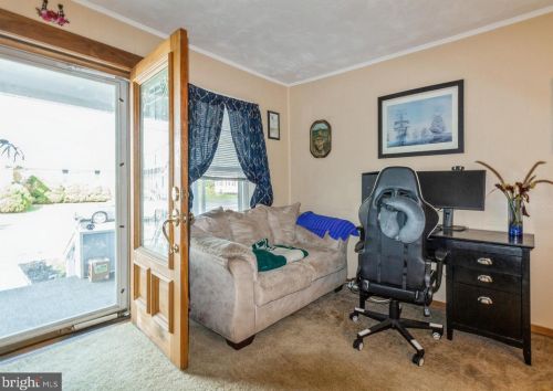 1422 Grant Ave, Woodlyn, PA 19094-1614