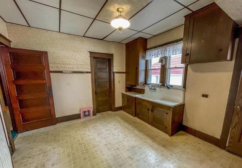 504 Clark St, Horicon, WI 53032-1015