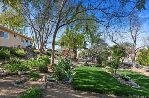 16650 Marshall Ave, Lake Elsinore, CA 92530-4808