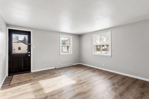 528 Hartung St, Green Bay, WI 54302-2516