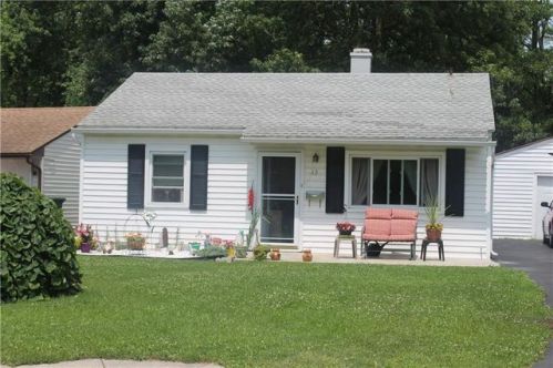 15 Wycliffe Rd, Junius, NY 13165-1633