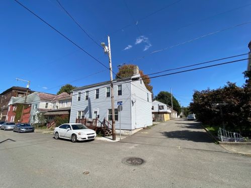 207 Prospect St, South Connellsville PA  15425-3345 exterior