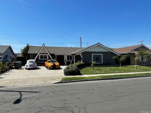 7431 Comanche Dr, Buena Park, CA 90620-1606