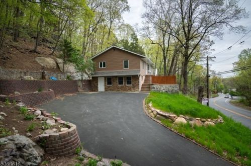 428 Macopin Rd, West Milford Lakes, NJ 07480-3901