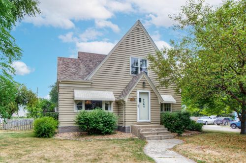 295 3rd St, Cokato, MN 55321-9400