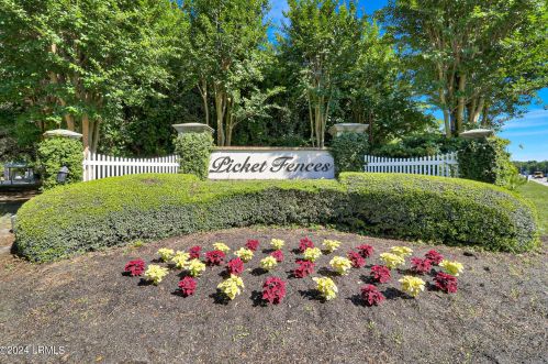 21 Bradford Ct, Beaufort SC  29902-3307 exterior