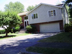 95 Esty Farm Rd, Newton, MA 02459-3606