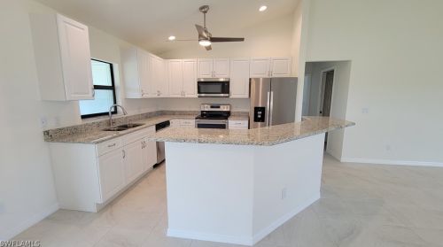 902 11th Pl, Cape Coral FL  33991-2456 exterior