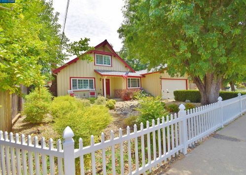 4066 Kensington Dr, Concord CA  94521-3333 exterior