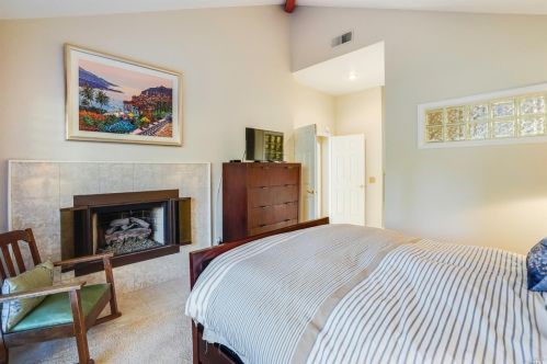 2082 Stonefield Ln, Santa Rosa CA  95403-0951 exterior