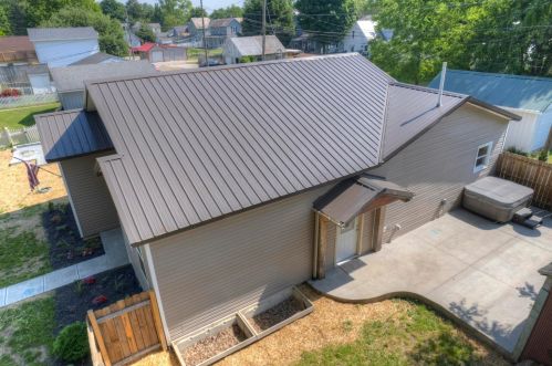 312 Oak St, Hide Away Hills OH  43107-1038 exterior