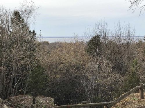 4203 Wequiock Rd, Green Bay, WI 54311-9724