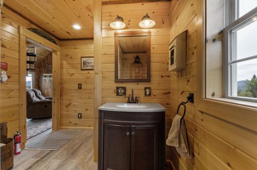 127 Bennett Hl Rd, Columbia NH  03576-3308 exterior