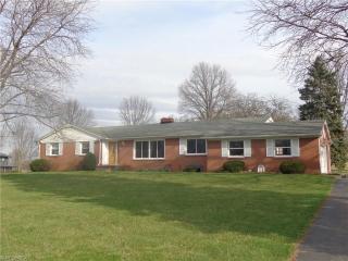 6131 Parknoll St, Massillon, OH 44646-9491