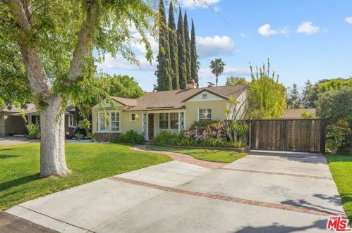 5524 Radford Ave, North Hollywood, CA 91607-2216