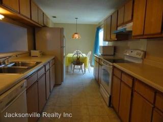 106 Bridgewater Ct, Jacksonville NC  28546-7905 exterior