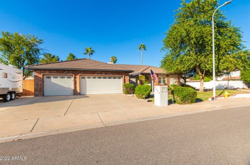 6404 Redfield Rd, Glendale, AZ 85306-3700