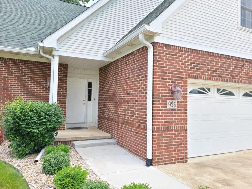 926 Snowmass Dr, Sugar Grove Lake, OH 44833-2371