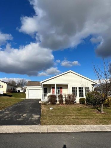 657 Winterthur Way, Easton PA  18040-7444 exterior