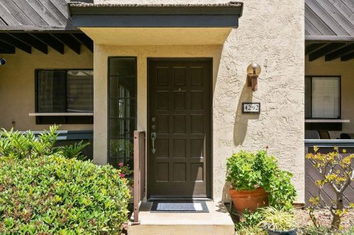 4292 Kendall St, San Diego, CA 92109-5467