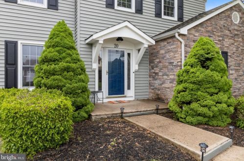 20 Hedgerow Dr, Fairless Hills PA  19030-4022 exterior