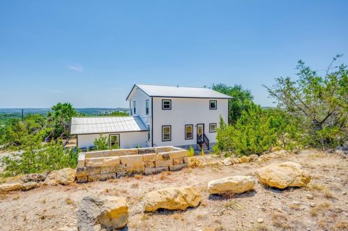 1805 Spring Valley Dr, Mount Sharp TX  78620-4096 exterior