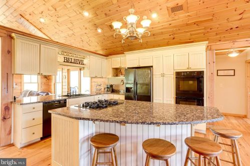 3714 Mountain Rd, Haymarket VA  20169-1739 exterior