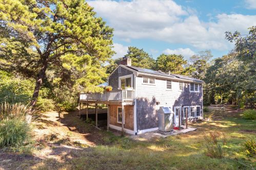 15 Mary Rd, Eastham MA 02642-2927 exterior