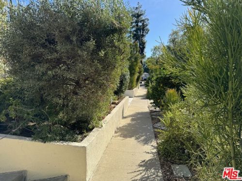 16821 Albers St, Van Nuys CA 91316-2603 exterior