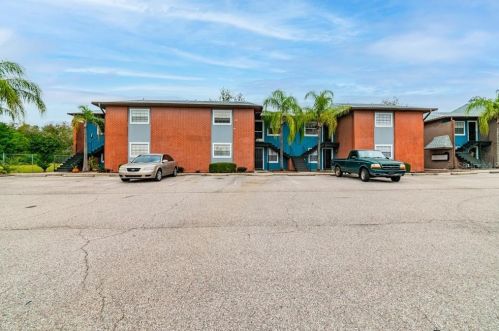 211 Lake Silver Dr, Winter Haven, FL 33881-2452