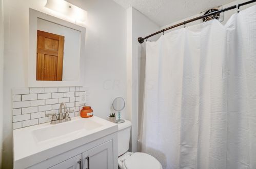 220 Mckinley Ave, Washington Ch OH  43160-1263 exterior