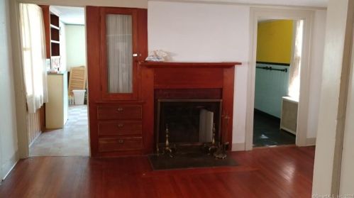 110 Main St, Plainville CT  06062-1943 exterior