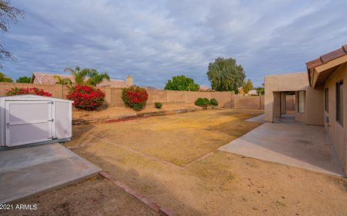 6960 Villa Hermosa, Glendale AZ  85310-5857 exterior