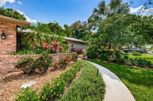 1412 Treetop Dr, Palm Harbor, FL 34683-2836