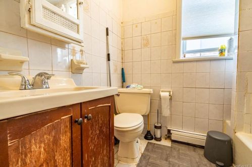 1847 Barnes Ave, Bronx NY  10462-3607 exterior