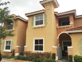 5821 Siena Ln, Hollywood, FL 33021-3854