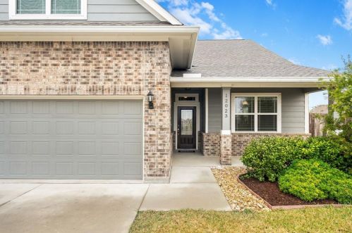 12023 Champions Gate Dr, Mont Belvieu, TX 77535
