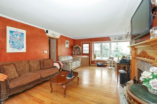 34 Horse Hollow Ct, Matinecock, NY 11560-1900