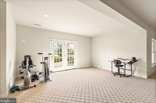 20906 Mcintosh Pl, Leesburg VA  20175-6372 exterior